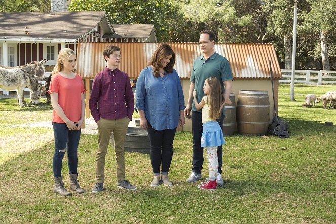 American Housewife - It's Hard To Say Goodbye - Do filme - Meg Donnelly, Daniel DiMaggio, Katy Mixon, Diedrich Bader, Julia Butters