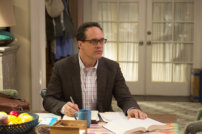 American Housewife - Sliding Sweaters - Photos - Diedrich Bader