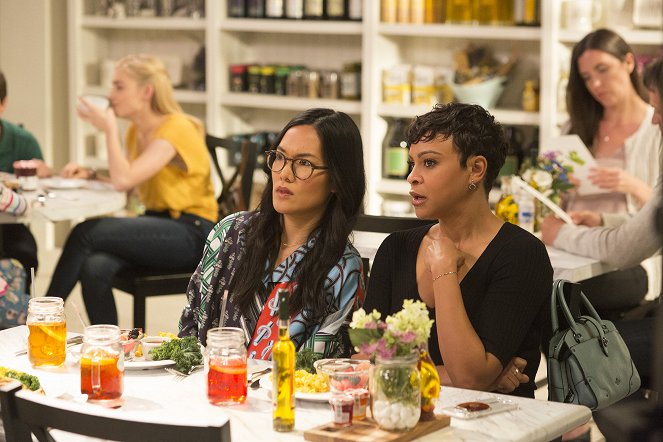 American Housewife - Sliding Sweaters - Photos - Ali Wong, Carly Hughes