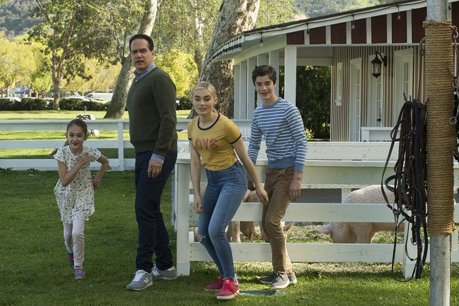 American Housewife - The Spring Gala - Photos - Julia Butters, Diedrich Bader, Meg Donnelly, Daniel DiMaggio