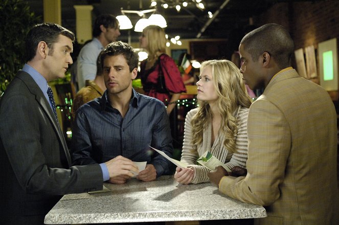 Psych - Season 1 - He Loves Me, He Loves Me Not, He Loves Me, Oops He's Dead - Photos - Timothy Omundson, James Roday Rodriguez, Maggie Lawson, Dulé Hill