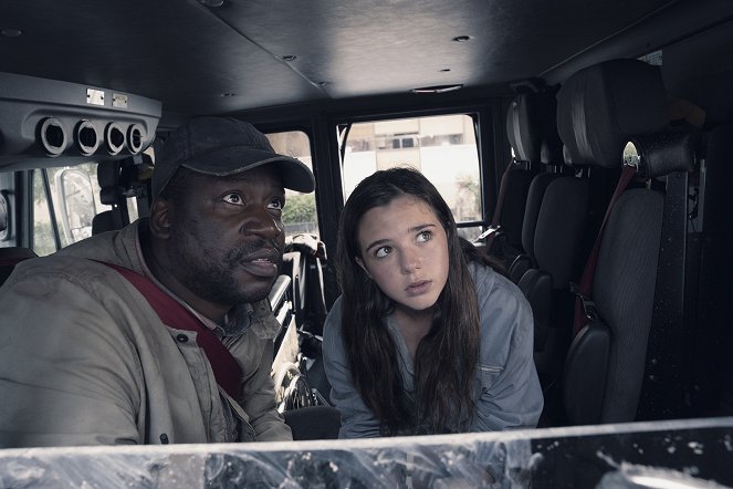 Fear the Walking Dead - Das Wiedersehen - Filmfotos - Daryl Mitchell, Alexa Nisenson