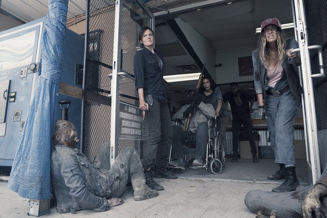 Fear the Walking Dead - Hoffnung - Filmfotos - Maggie Grace, Danay Garcia, Colman Domingo, Mo Collins