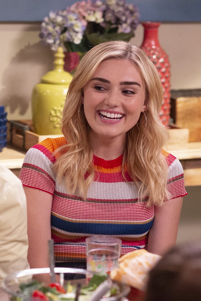 American Housewife - Mom Guilt - Photos - Meg Donnelly