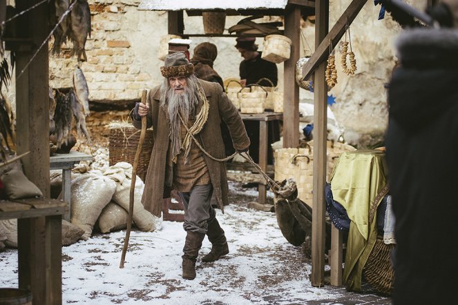 Winter Thaw - Filmfotos - John Rhys-Davies