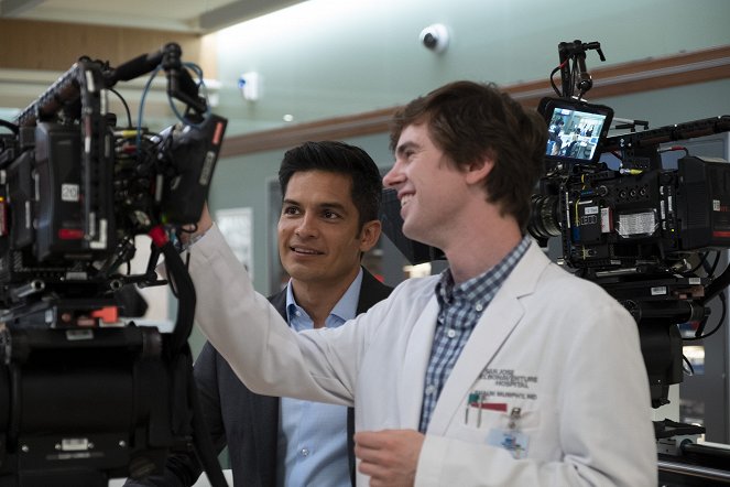 The Good Doctor - Middle Ground - Making of - Nicholas Gonzalez, Freddie Highmore
