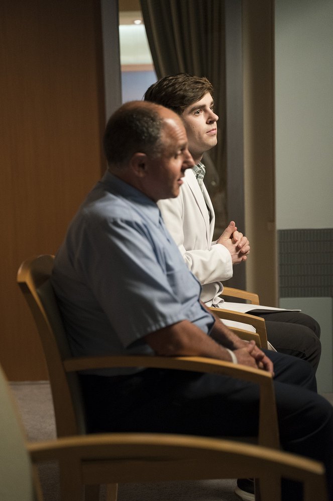 The Good Doctor - Middle Ground - Photos - Faustino Di Bauda, Freddie Highmore