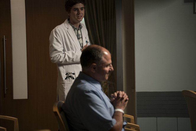 The Good Doctor - Middle Ground - Photos - Freddie Highmore, Faustino Di Bauda