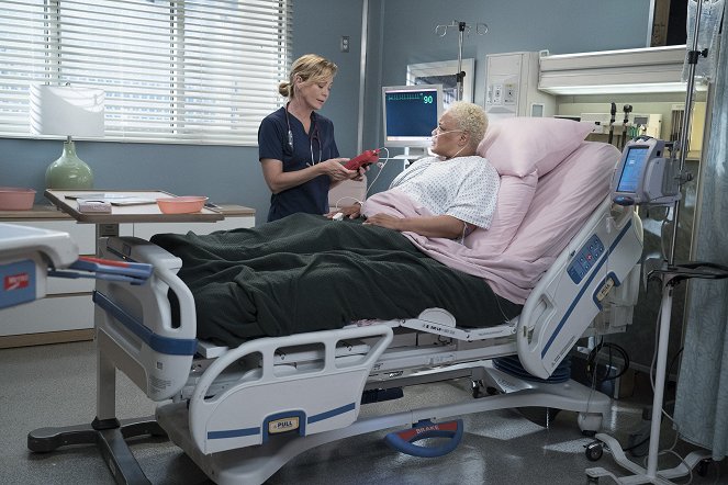 Grey's Anatomy - Die jungen Ärzte - Season 15 - Wunder und andere Begehrlichkeiten - Filmfotos - Ellen Pompeo, Caroline Clay
