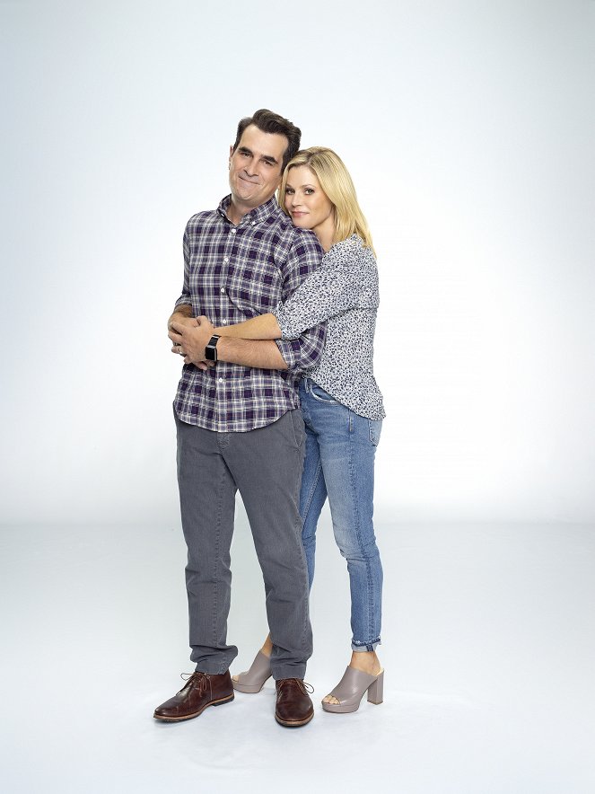 Modern Family - Season 10 - Werbefoto - Ty Burrell, Julie Bowen
