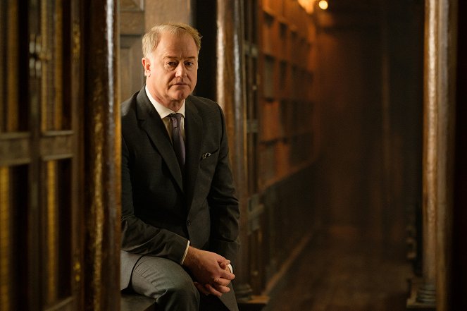 A Discovery of Witches - Episode 3 - Photos - Owen Teale