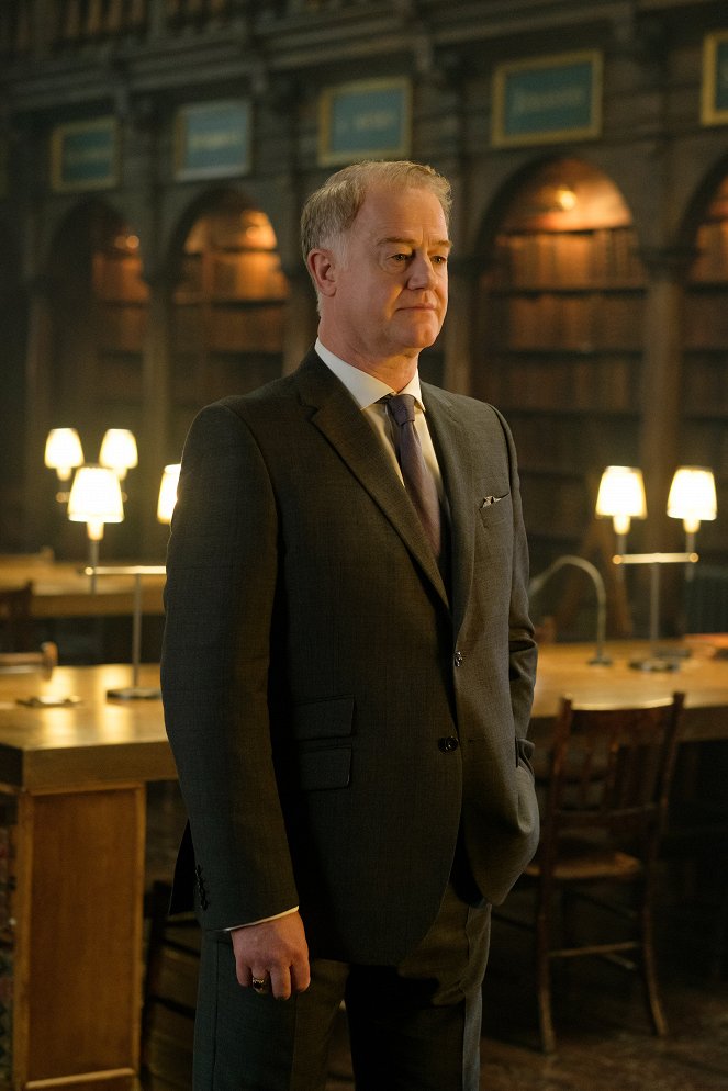 A Discovery of Witches - Season 1 - Episode 3 - Photos - Owen Teale