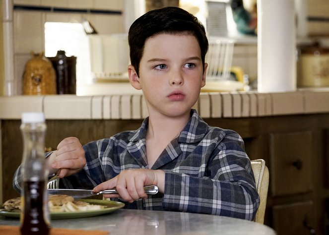 Young Sheldon - Season 2 - A High-Pitched Buzz and Training Wheels - Photos - Iain Armitage