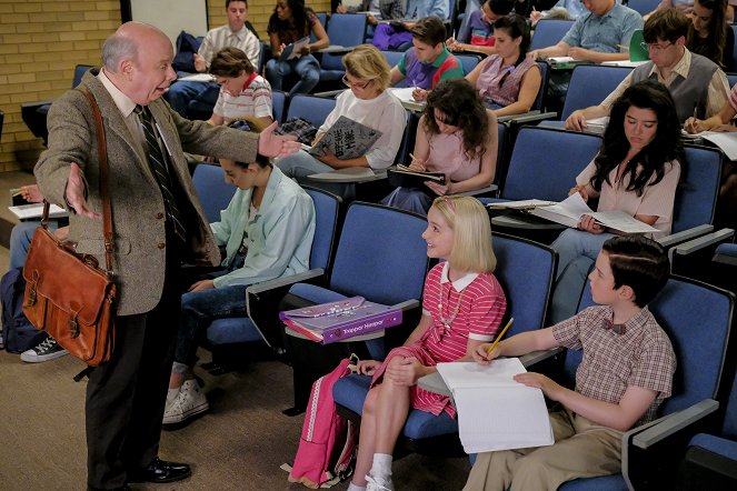 Young Sheldon - Rencontre entre prodiges - Film - Wallace Shawn, Mckenna Grace, Iain Armitage