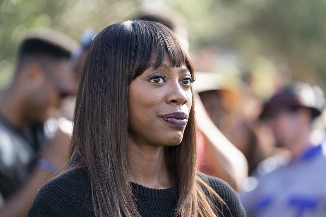 Insecure - Ghost-Like - Van film - Yvonne Orji