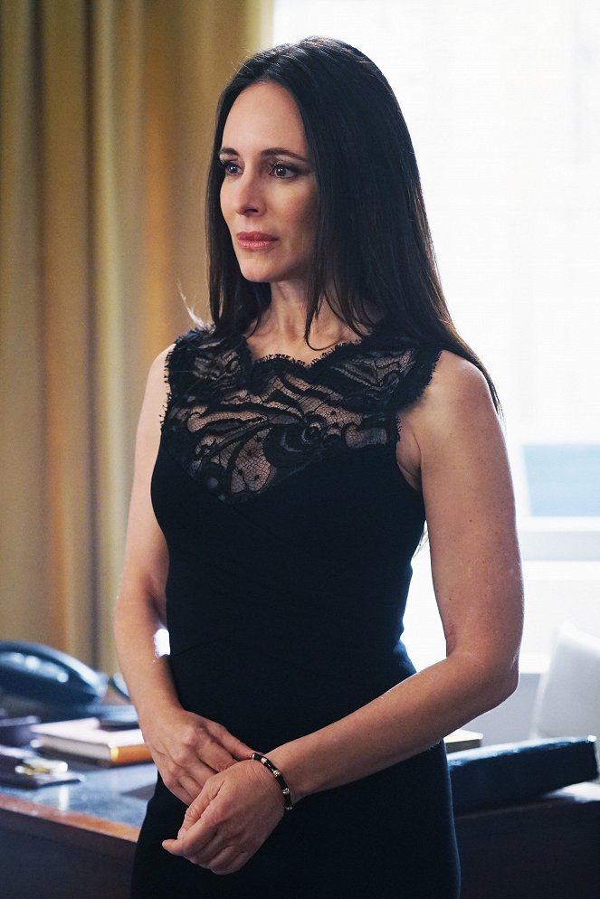 Revenge - Exposure - De la película - Madeleine Stowe