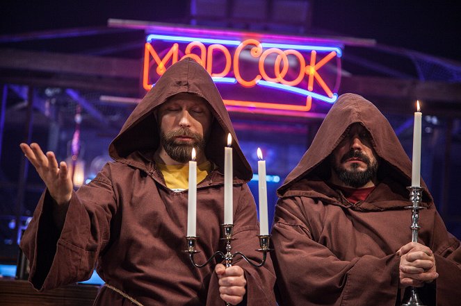 Mad Cook Show - Season 2 - Ruoka ja uskonto - Filmfotos - Tuomas Milonoff, Riku Rantala