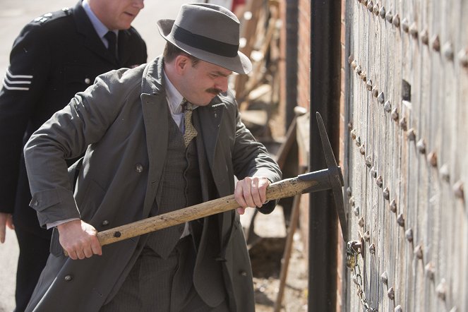 Father Brown - The Crackpot of the Empire - Photos - John Burton, Jack Deam