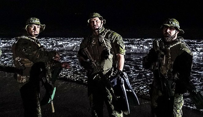 SEAL Team - Mission: Bohrinsel - Dreharbeiten - Max Thieriot, David Boreanaz, A. J. Buckley