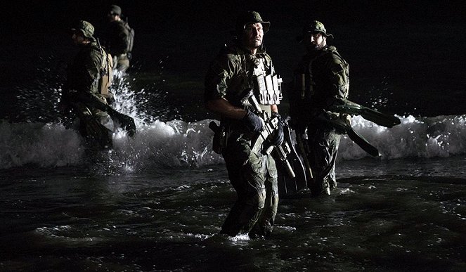 SEAL Team - Season 2 - Fracture - Forgatási fotók - David Boreanaz, A. J. Buckley