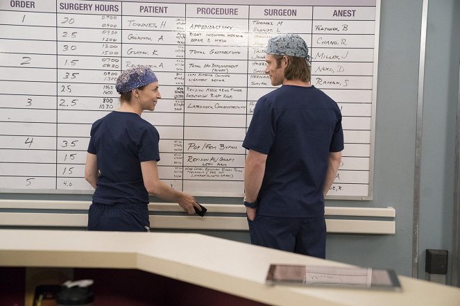 Grey's Anatomy - Gut Feeling - Photos - Caterina Scorsone, Chris Carmack