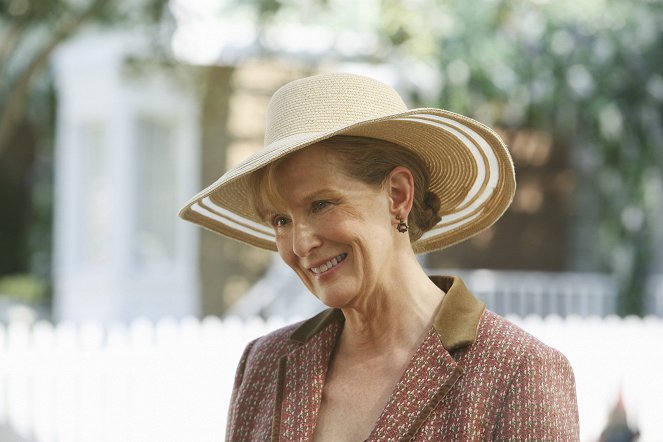 Desperate Housewives - What More Do I Need? - Photos - Frances Conroy