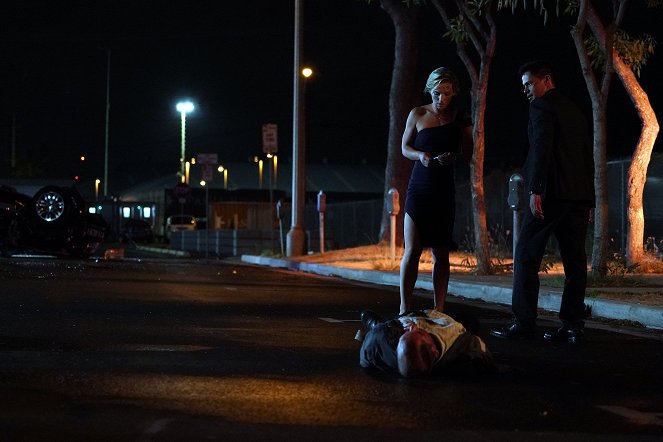 Magnum: Detektyw z Hawajów - Ryba psuje się od głowy - Z filmu - Perdita Weeks, Jay Hernandez