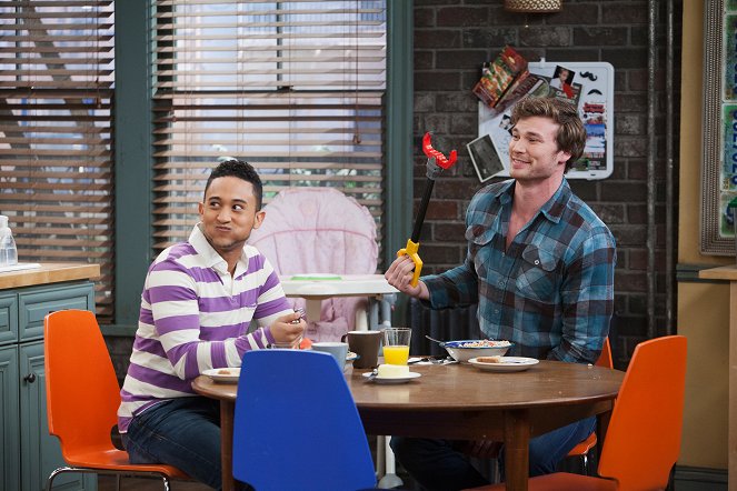 Baby Daddy - You Can't Go Home Again - Photos - Tahj Mowry, Derek Theler
