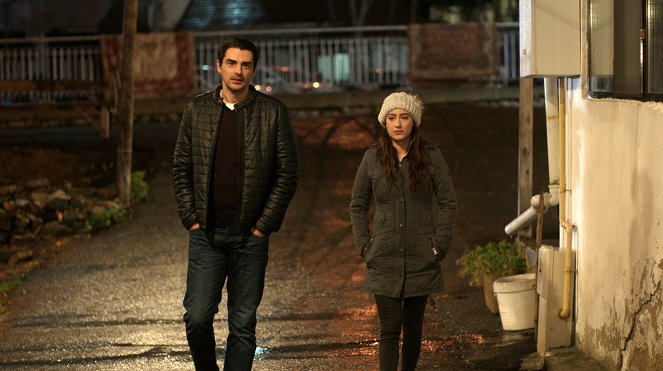 Bizim Hikaye - Episode 16 - Kuvat elokuvasta - Mehmetcan Mincinozlu, Hazal Kaya