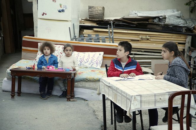 Az én kis családom - Episode 31 - Filmfotók - Ömer Sevgi, Alp Akar, Zeynep Selimoğlu