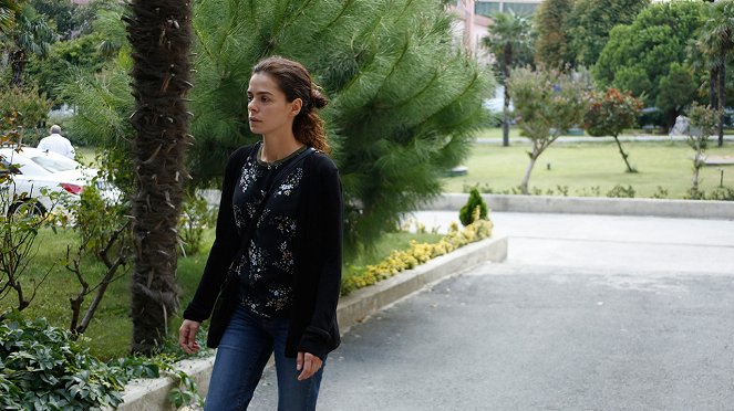 Kadın - Season 2 - Episode 1 - Kuvat elokuvasta - Özge Özpirinçci