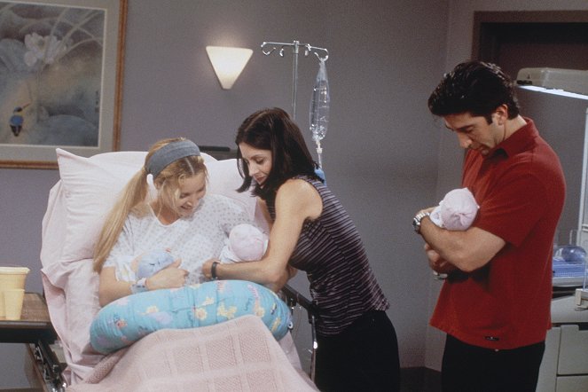 Friends - Season 5 - The One Hundredth - Photos - Lisa Kudrow, Courteney Cox, David Schwimmer