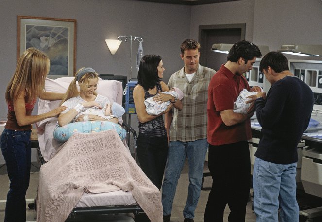 Friends - Season 5 - Hurra, die Drillinge sind da - Filmfotos - Lisa Kudrow, Courteney Cox, Matthew Perry, David Schwimmer