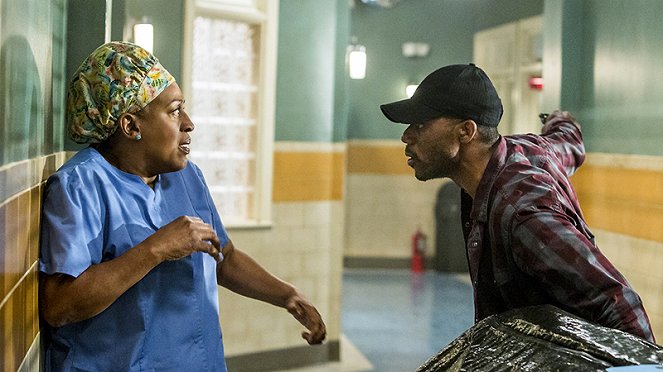 NCIS: New Orleans - Season 1 - The Insider - Do filme - CCH Pounder, Russell Richardson