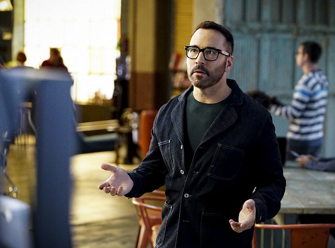 Wisdom of the Crowd - Angriff durch Dritte - Filmfotos - Jeremy Piven