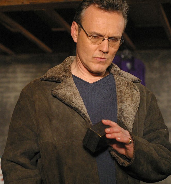 Buffy the Vampire Slayer - Lies My Parents Told Me - Photos - Anthony Head