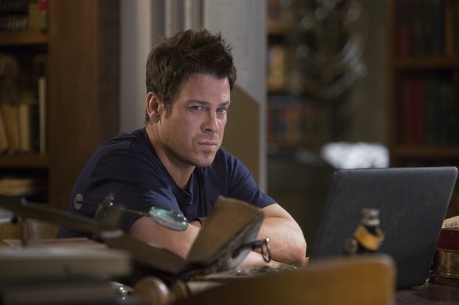 The Librarians - And What Lies Beneath the Stones - Van film - Christian Kane