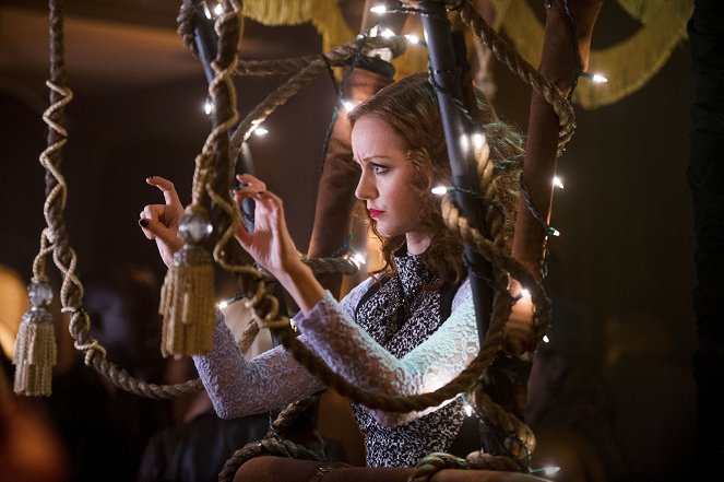 The Librarians - Season 2 - And the Image of Image - Photos - Lindy Booth