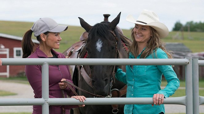 Heartland - Paradies für Pferde - Season 10 - Eifersüchteleien - Filmfotos - Amber Marshall