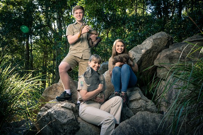 Ausztrál állatkert - Steve Irwin öröksége - Promóció fotók - Robert Clarence Irwin, Terri Irwin, Bindi Irwin