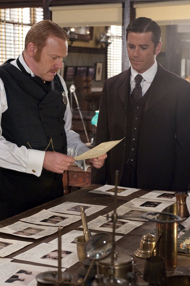 Murdoch Mysteries - Rich Boy, Poor Boy - Photos - Thomas Craig, Yannick Bisson