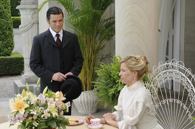 Murdoch Mysteries - This One Goes to Eleven - Photos