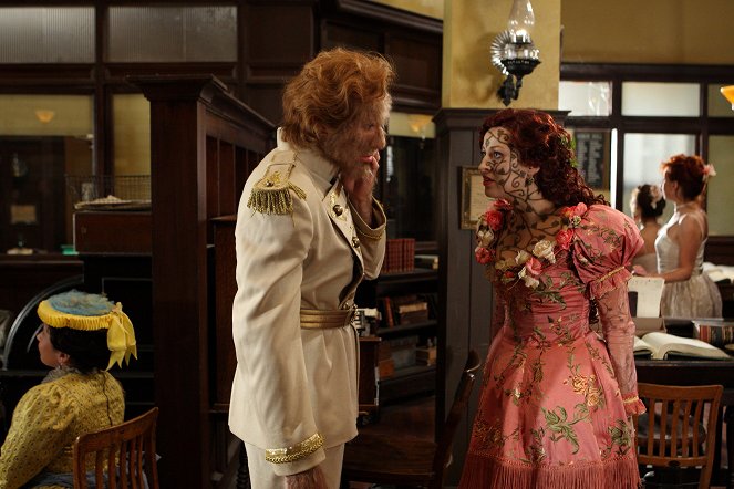 Murdoch Mysteries - Blood and Circuses - Photos