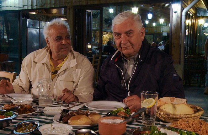 Vůně kyperské kuchyně s Miroslavem Donutilem - Epizoda 4 - Photos - George Agathonikiadis, Miroslav Donutil