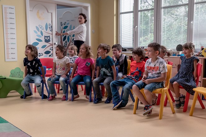Oteckovia - Season 2 - De la película - Tobias Král, Laura Gavaldová, Zuzana Mauréry, Izabela Gavorníková, Maroš Baňas