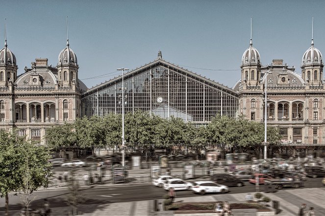 Europe's Most Famous Railway Stations - Budapest - Photos