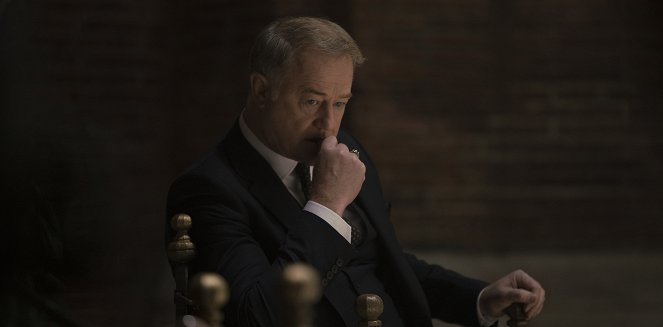 A Discovery of Witches - Episode 4 - Photos - Owen Teale