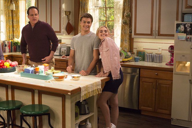 American Housewife - Here We Go Again - Del rodaje - Diedrich Bader, Peyton Meyer, Meg Donnelly