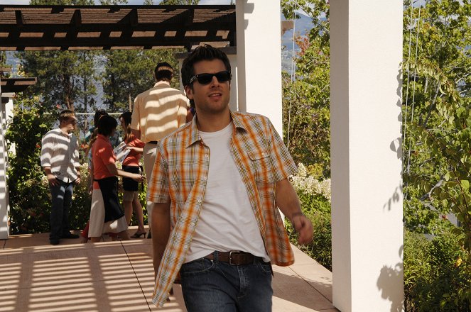 Psych - Season 2 - There's Something About Mira - Photos - James Roday Rodriguez