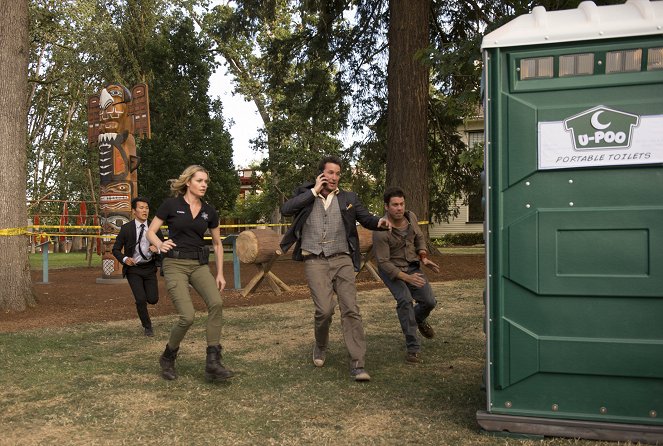 The Librarians - And the Happily Ever Afters - Van film - John Harlan Kim, Rebecca Romijn, Noah Wyle, Christian Kane